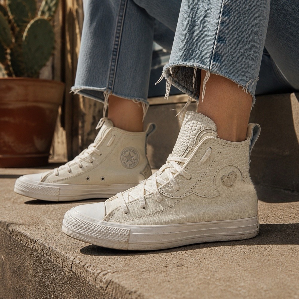 Converse‎ Chuck Taylor All Star High Western Embossed Shoes Women's 6 Men's 4